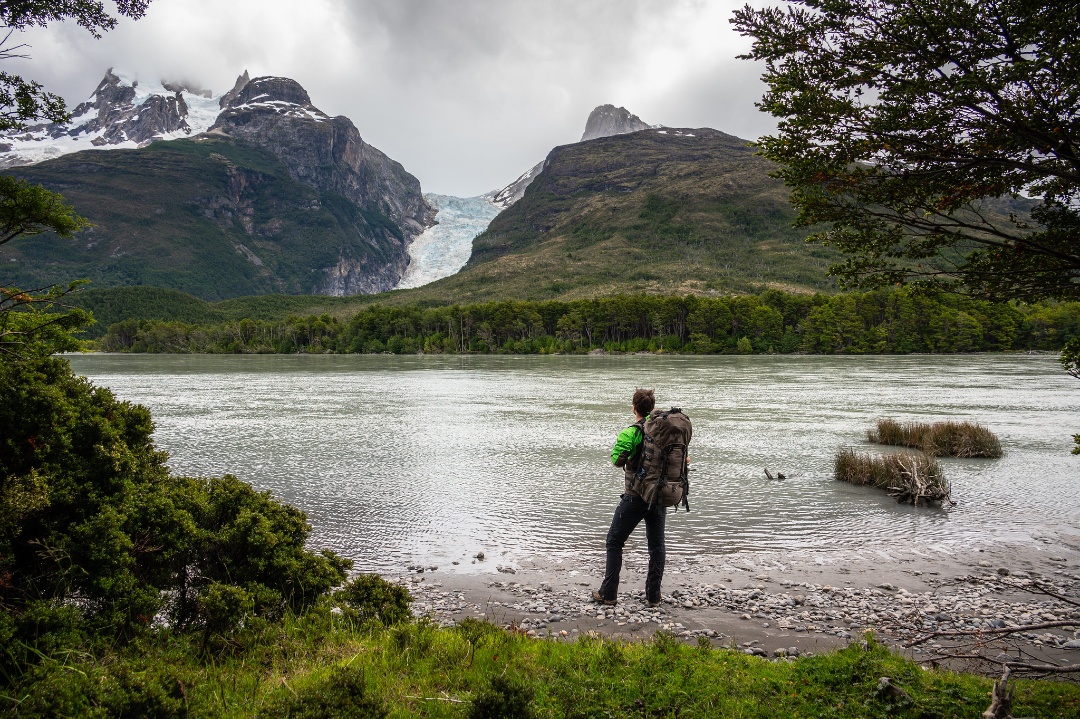 W brush mirando glaciar Balmaceda-1